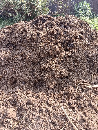 ખાતર વેચવાનું છે