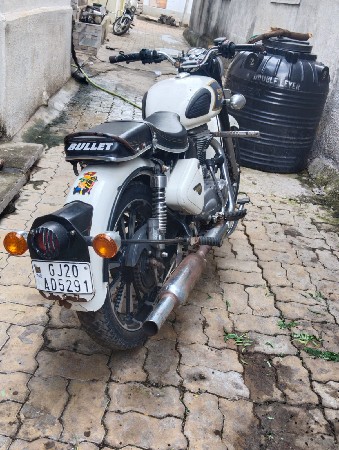 ટુ વ્હીલર વેચવાનું છે