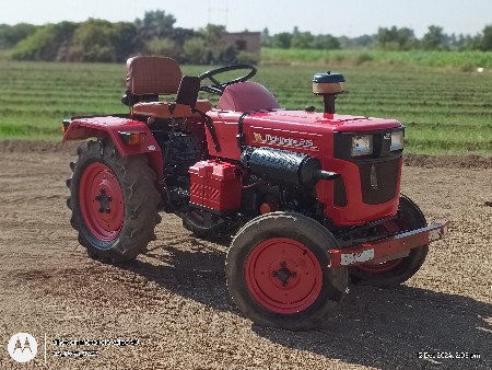 મહિન્દ્રા યુવરાજ 215